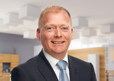 David Billington, Corporate Finance Managing Director <br> Transaction Services